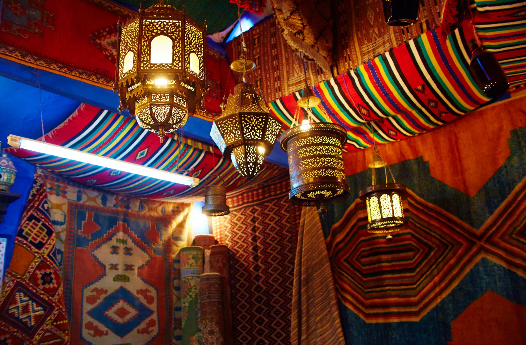 Taxi Lux Tours executive Mercedes vehicle journey through Northern Morocco